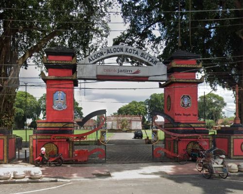 Aloon-aloon kota Blitar